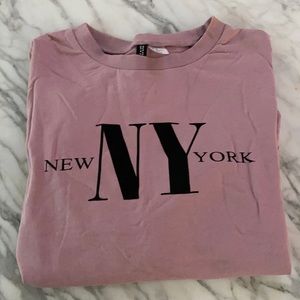 H&M New York light weight sweater. Mauve, perfect